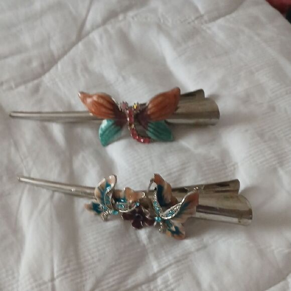 Elegant Silver and Multicolor Butterfly Hair Clips main image 4